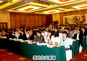 “創(chuàng)業(yè)手牽手，幫扶一加一”，胡國安董事長幫扶大學(xué)生企業(yè)自主創(chuàng)業(yè)