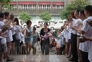 綠之韻集團(tuán)董事常務(wù)副總裁勞嘉赴湖南常德市場(chǎng)考察指導(dǎo)