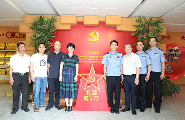 長沙市公安局機關(guān)紀(jì)委書記王海清一行蒞臨綠之韻集團走訪調(diào)研