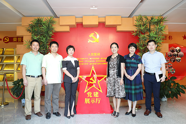 湖南省市場(chǎng)監(jiān)督管理局知識(shí)產(chǎn)權(quán)保護(hù)處副處長(zhǎng)周衛(wèi)東一行蒞臨綠之韻調(diào)研指導(dǎo)