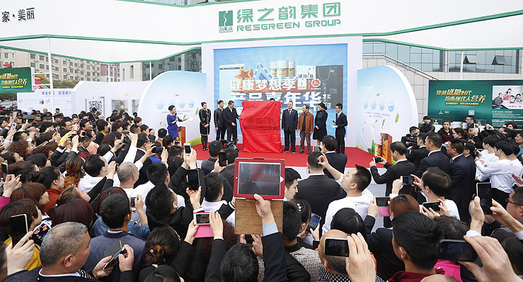 致敬創(chuàng)業(yè)時(shí)代：《成功之路》峰會(huì)首發(fā)，胡國安董事長現(xiàn)場簽售火爆全場