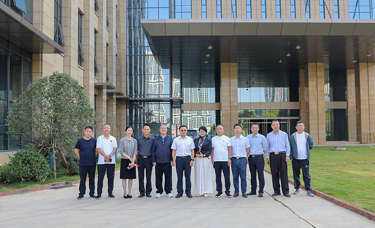 中共長沙市雨花區(qū)委常委、紀委書記鐘孝明一行蒞臨綠之韻中心調(diào)研指導