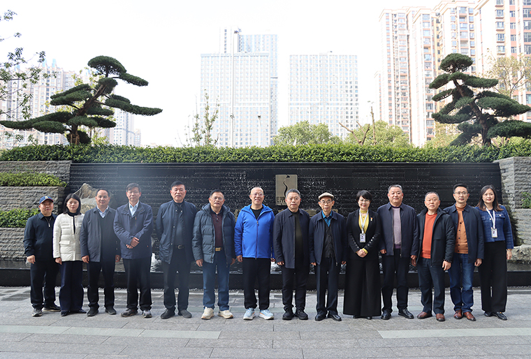 中共安化縣委常委、宣傳部部長廖小甫一行蒞臨綠之韻中心調(diào)研